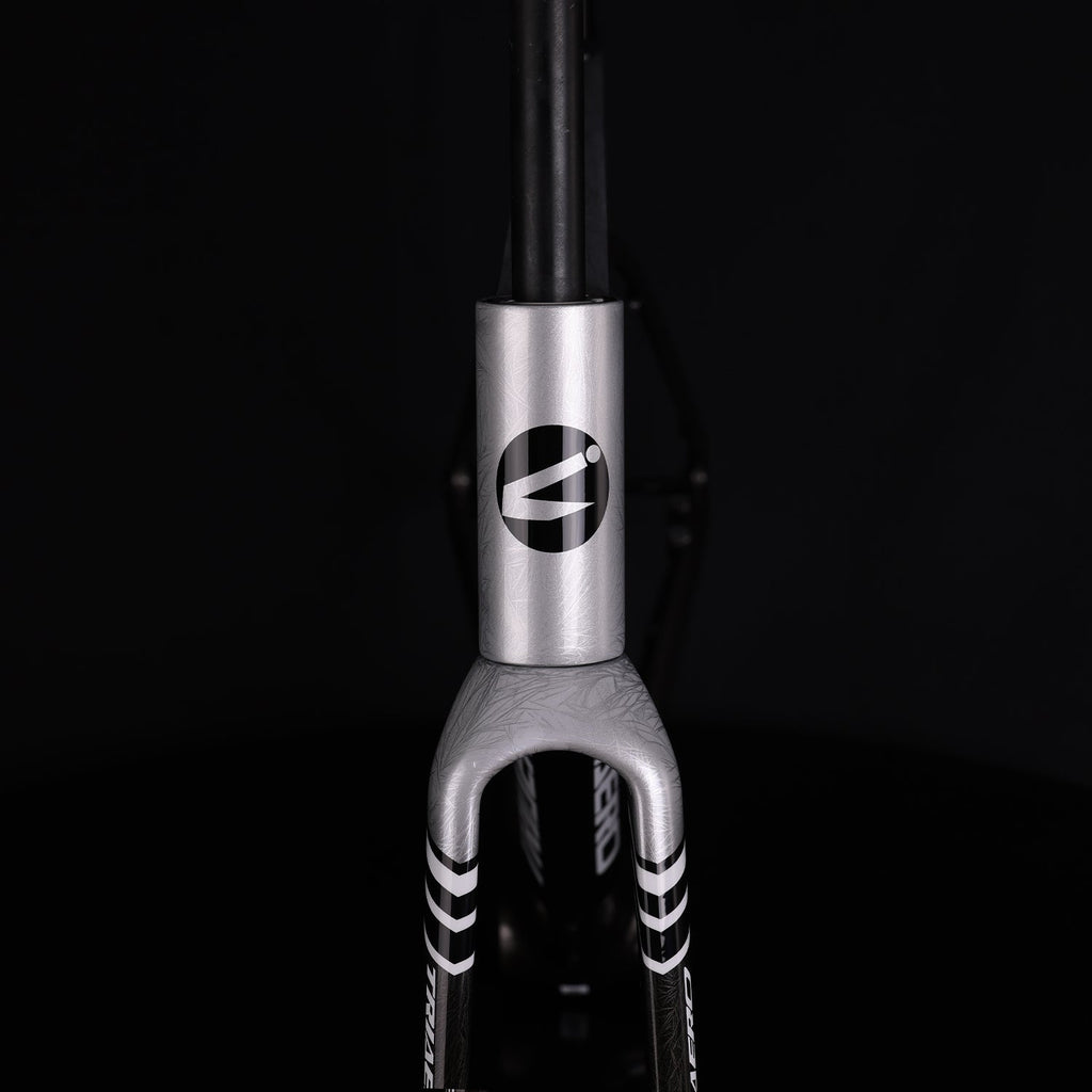 ICAN Graro gravel bike frame in ice crack paintjob