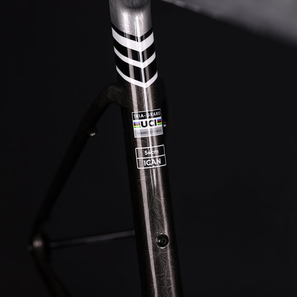 ICAN Graro gravel bike frame in ice crack paintjob